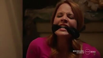 Katie Leclerc'In Intikam Temalı Bir Videoda Gagging Ve Cleve Oyunu